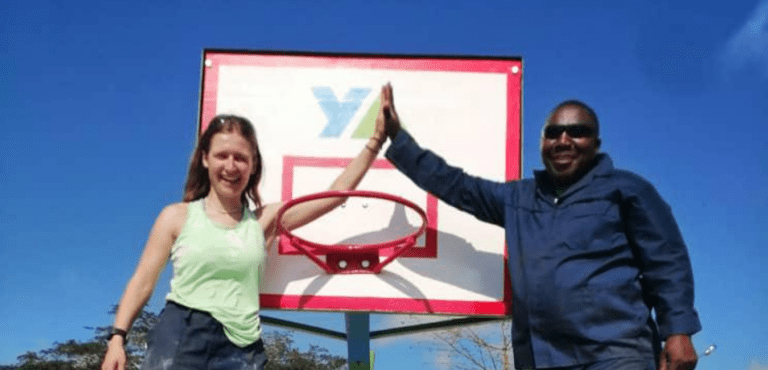 SERVE volunteers in Mozambique at Young Africa