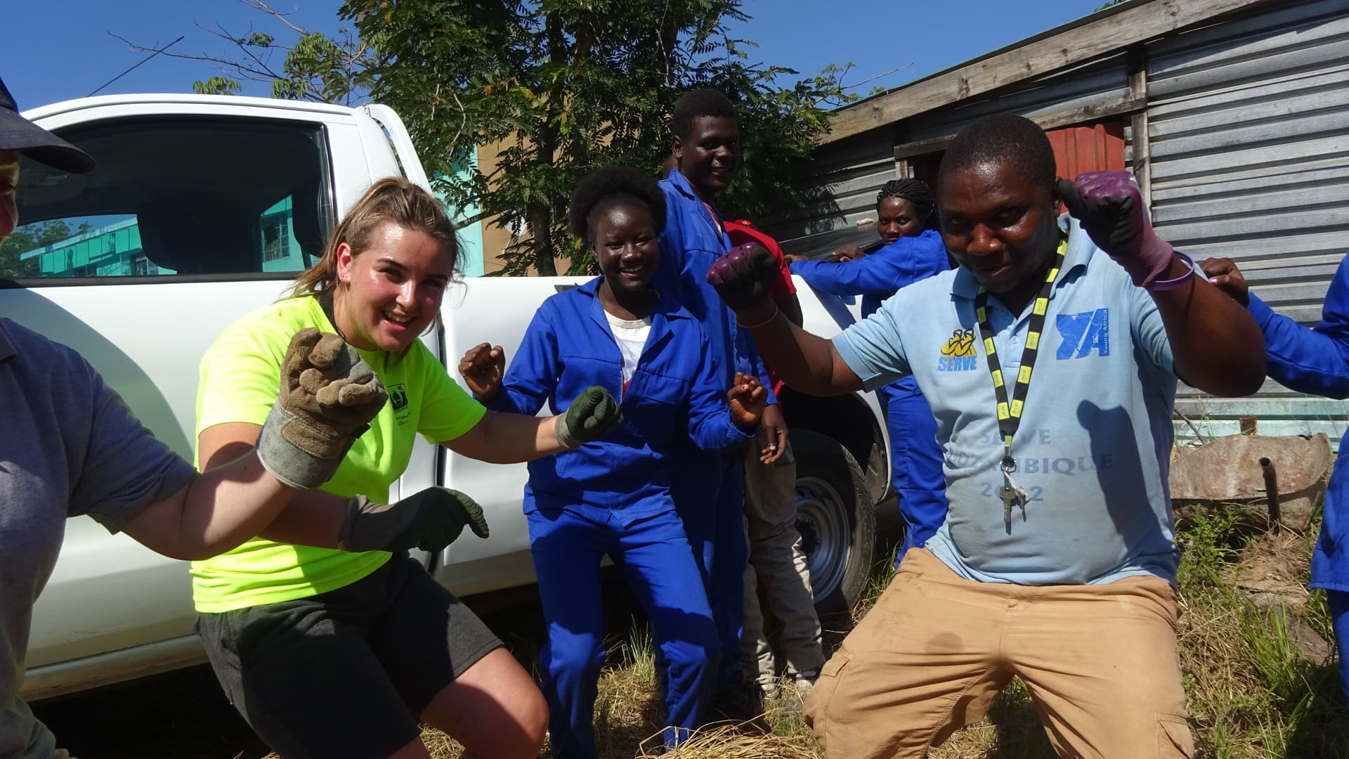 SERVE volunteers with Young Africa Students in Mozambique
